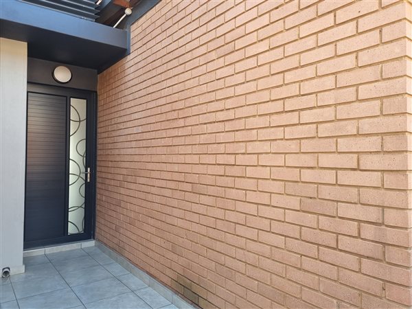 2 Bedroom Duplex 2 Bedroom Duplex