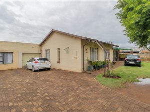 6 Bed House in Casseldale