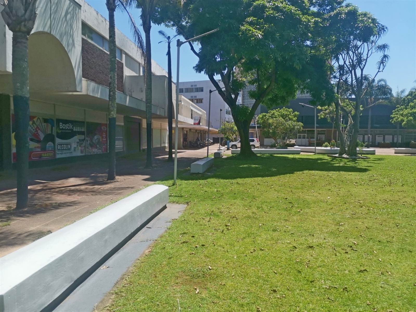 228  m² Commercial space in Amanzimtoti photo number 1