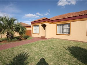 1 Bed Townhouse in Vanderbijlpark CE2