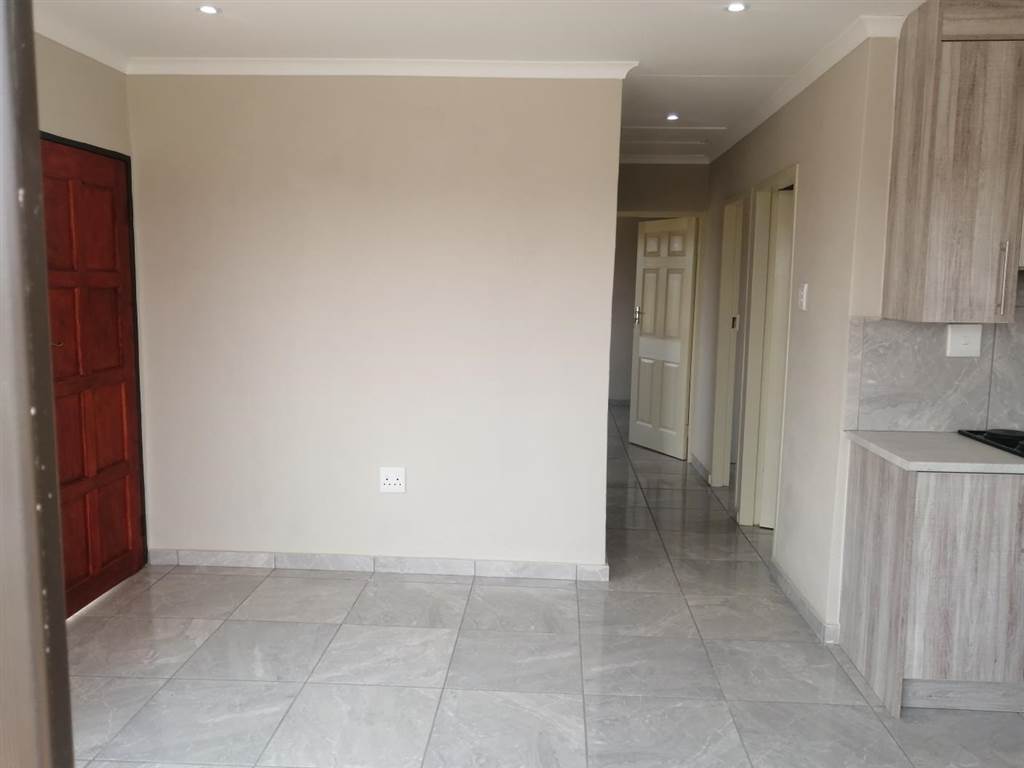 3 Bed House in Riversdale photo number 8