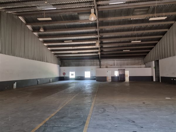 1102  m² Industrial space