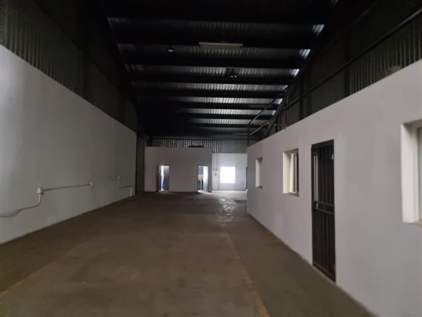 1 102  m² Industrial space