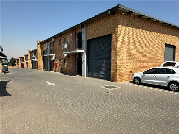 220  m² Industrial space