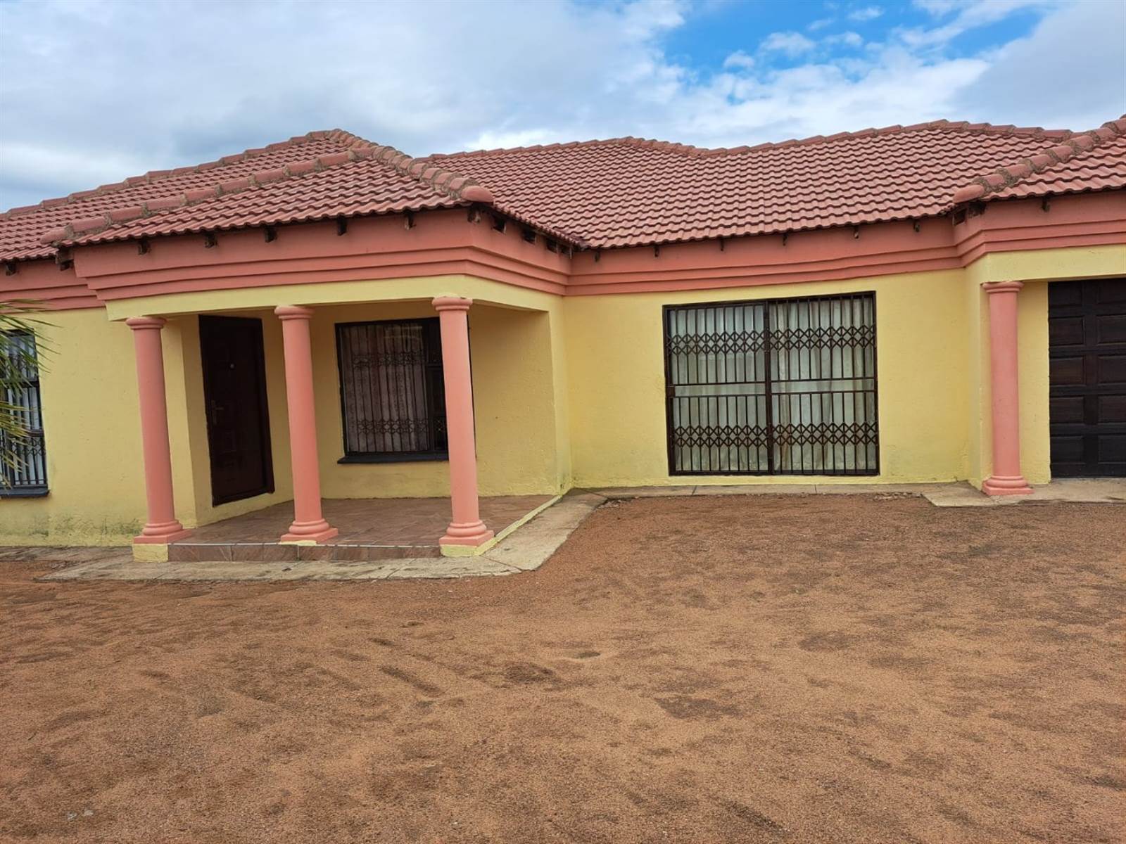 6 Bed House in Soshanguve photo number 4