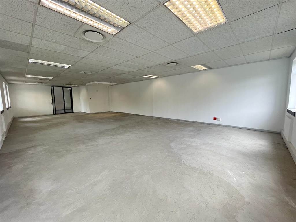 126  m² Commercial space in Lonehill photo number 7