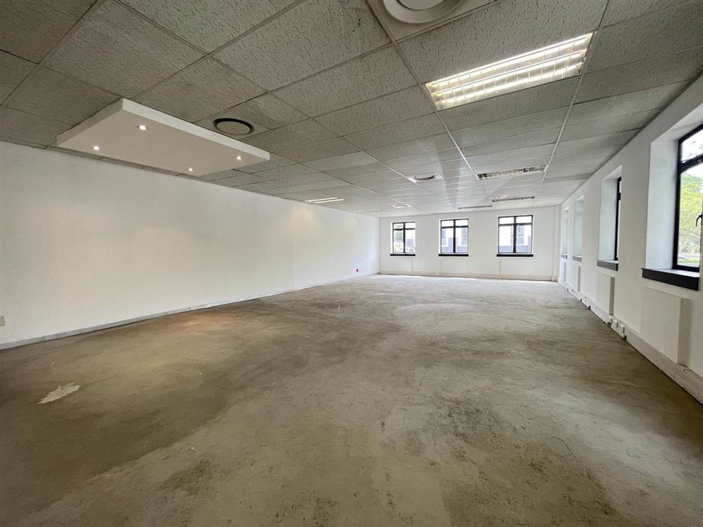 126  m² Commercial space in Lonehill photo number 6