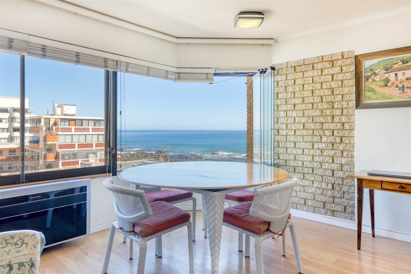 3 Bed Penthouse in Sea Point photo number 4