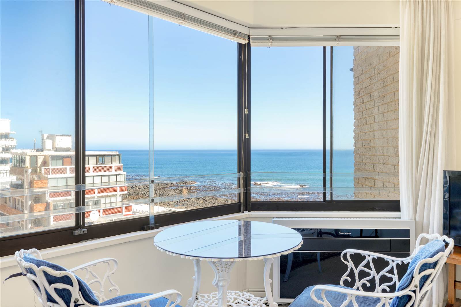 3 Bed Penthouse in Sea Point photo number 14