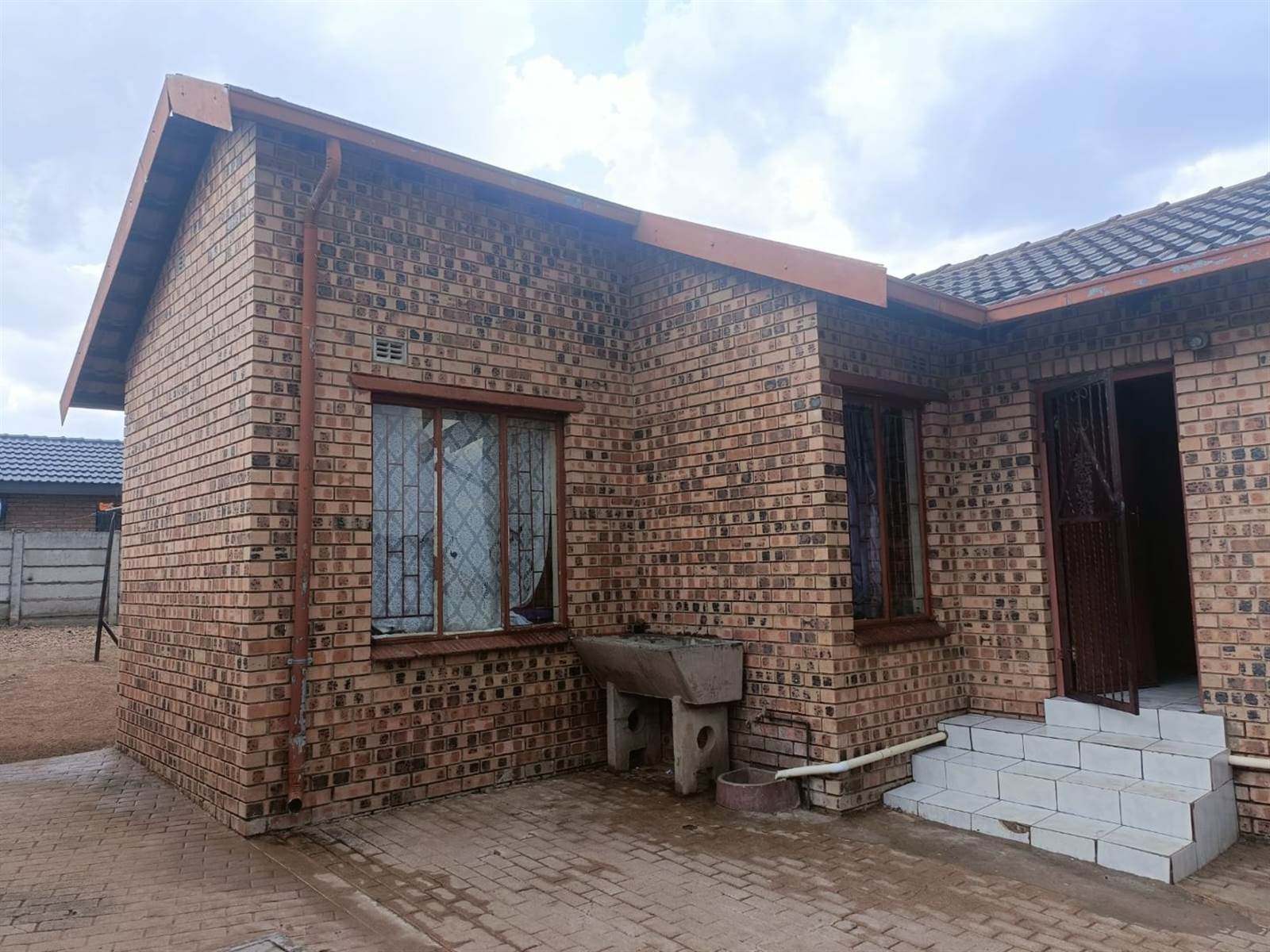 3 Bed House in Emdo Park photo number 2