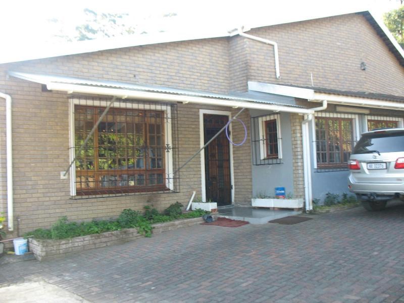 3 Bed House in Umzinto photo number 2