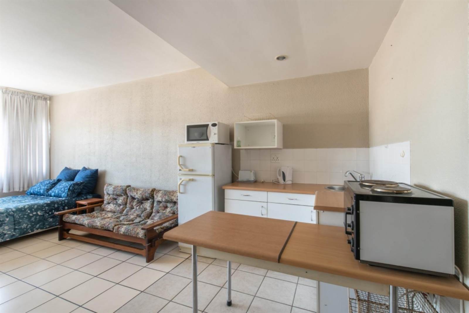 1 Bed Apartment in Bellville Central photo number 6