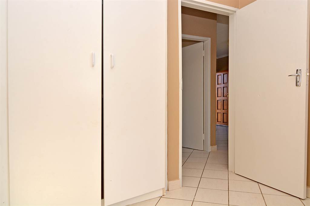 2 Bed Apartment in Protea Glen photo number 7