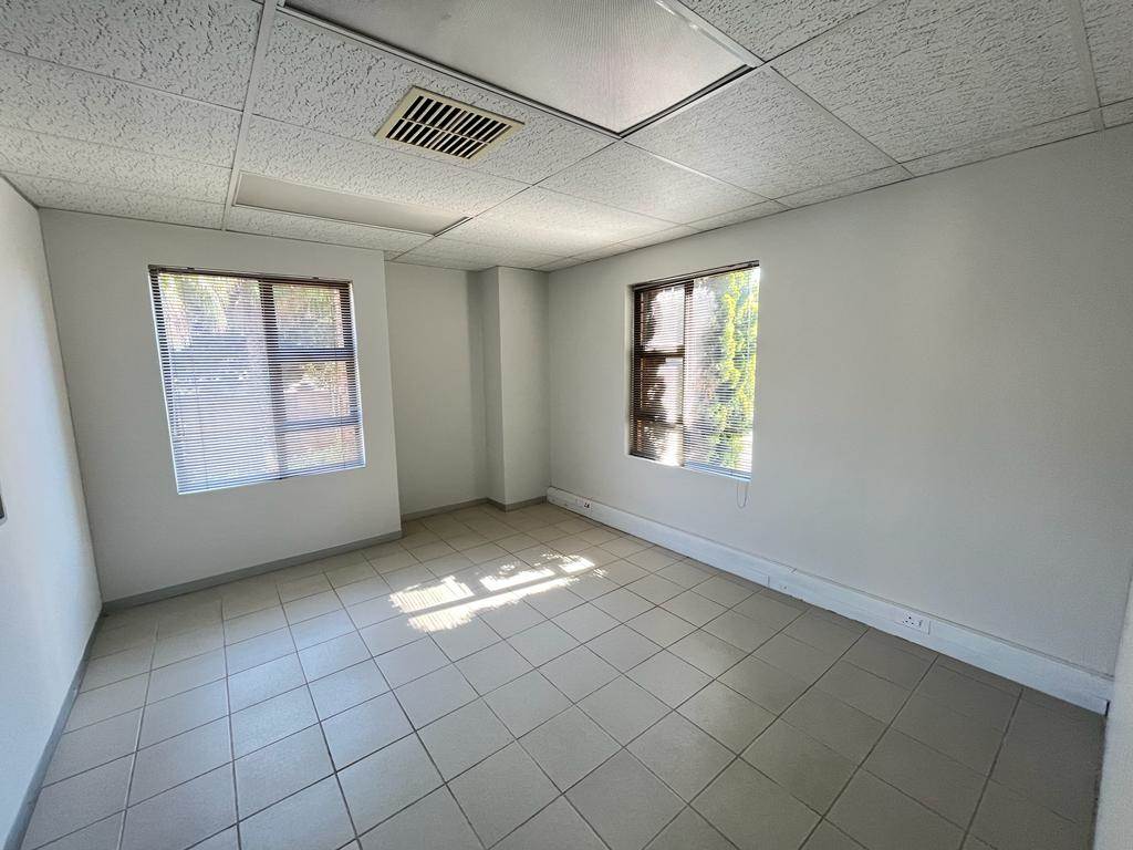135  m² Commercial space in Fourways photo number 10