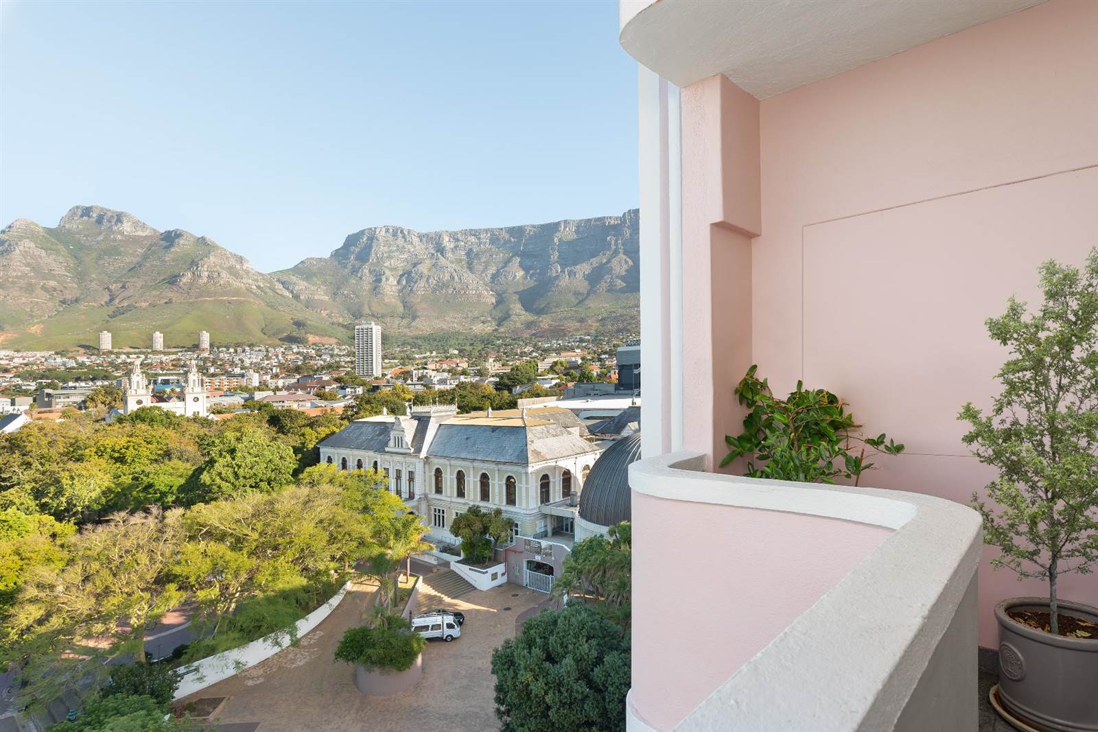 3 Bed Apartment in Cape Town City Centre photo number 9
