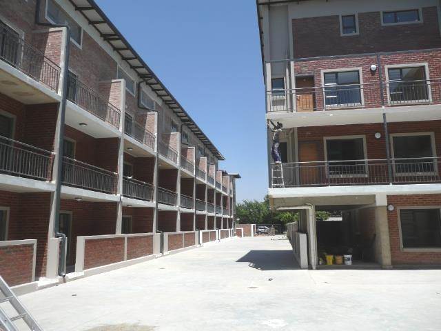 1 Bed Apartment in Potchefstroom Central photo number 2