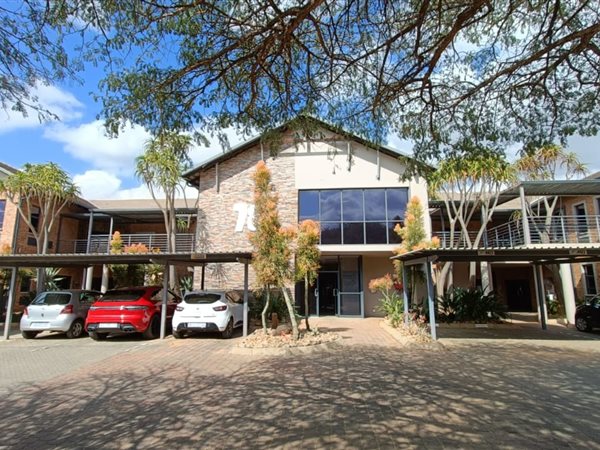 133  m² Commercial space in Silver Lakes
