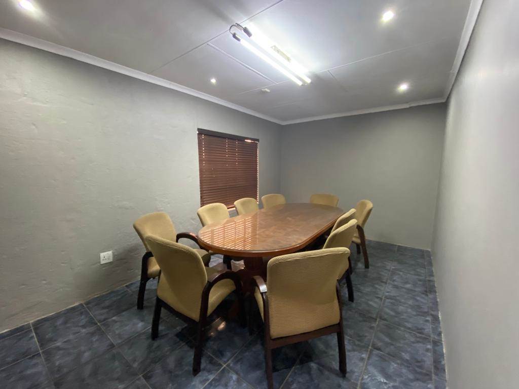 250  m² Commercial space in Klipfontein photo number 8