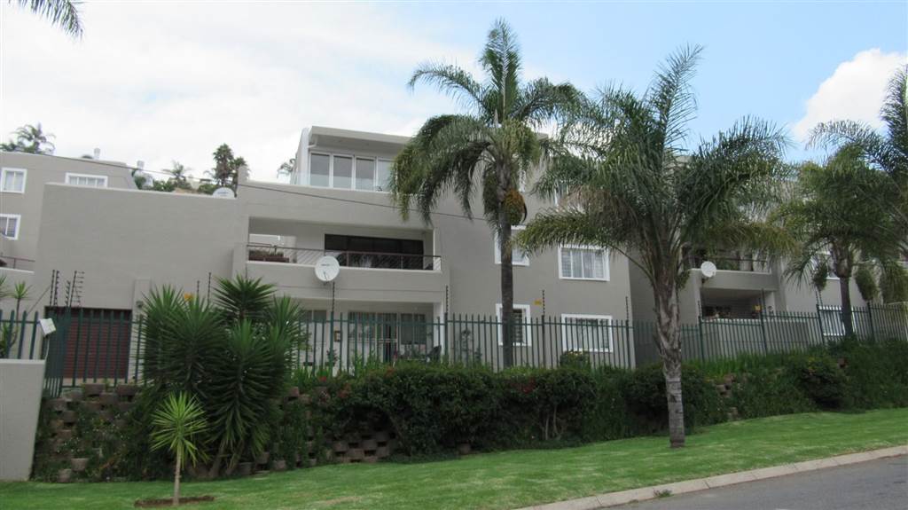 2 Bed Apartment in Constantia Kloof photo number 1