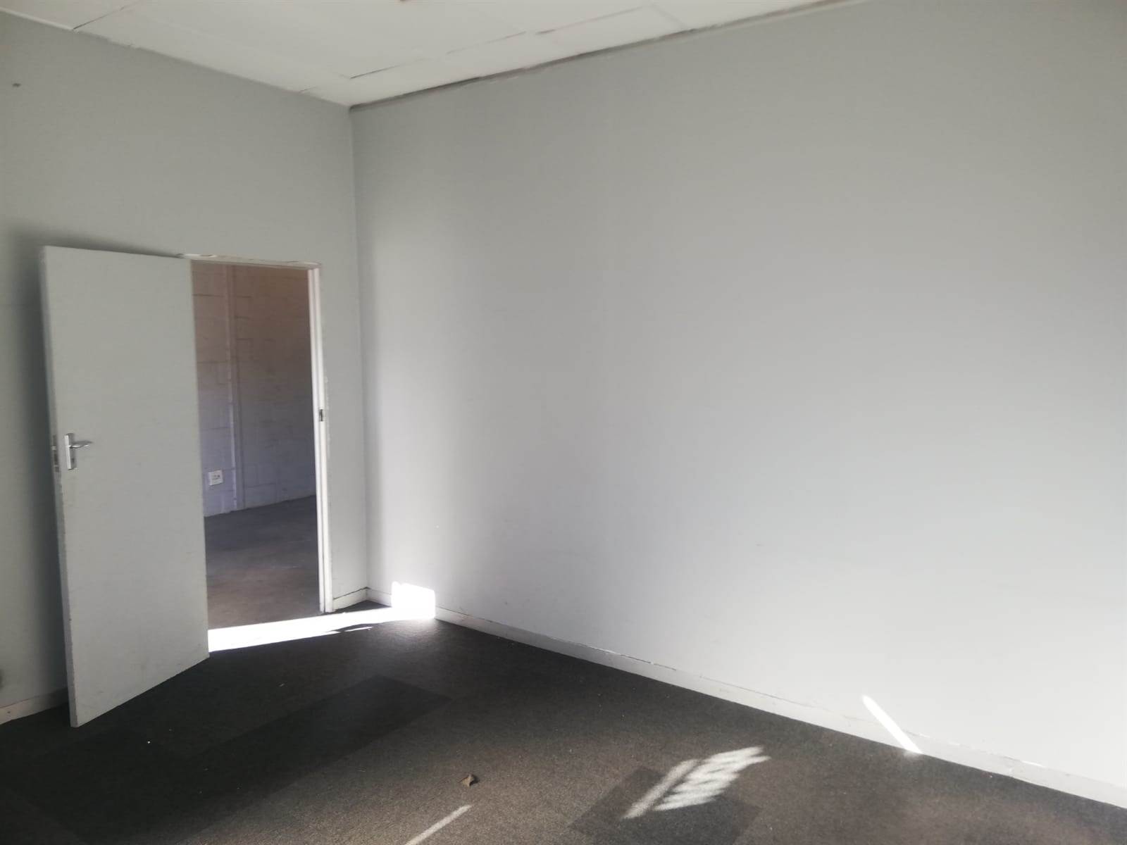 197  m² Commercial space in Milnerton Central photo number 17
