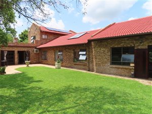 4 Bed House in Leeuwfontein