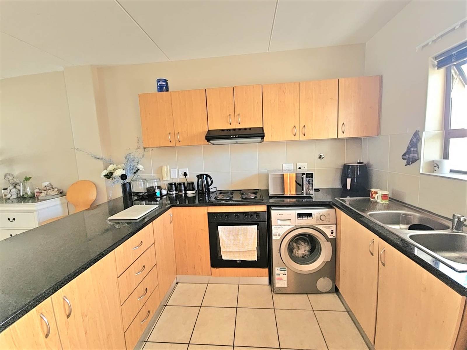 2 Bed Apartment in Admirals Park photo number 3