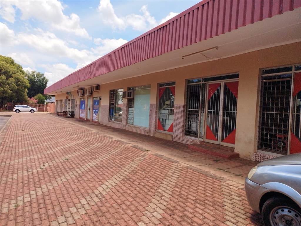 769  m² Commercial space in Carletonville photo number 2