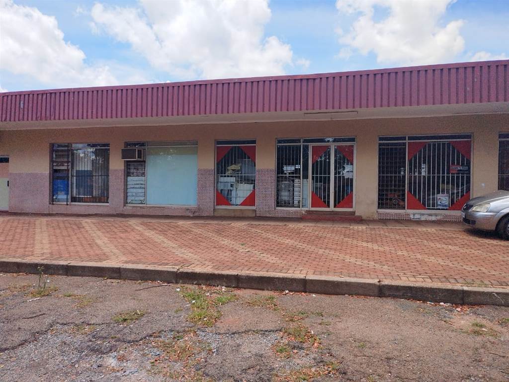 769  m² Commercial space in Carletonville photo number 1