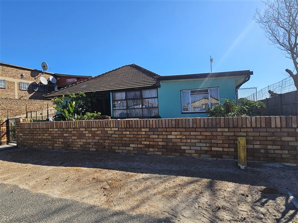 4 Bedroom House 4 Bedroom House