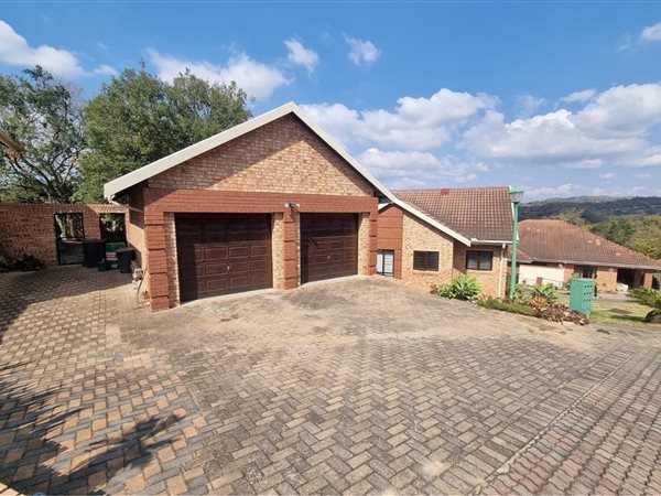 3 Bedroom Townhouse 3 Bedroom Townhouse