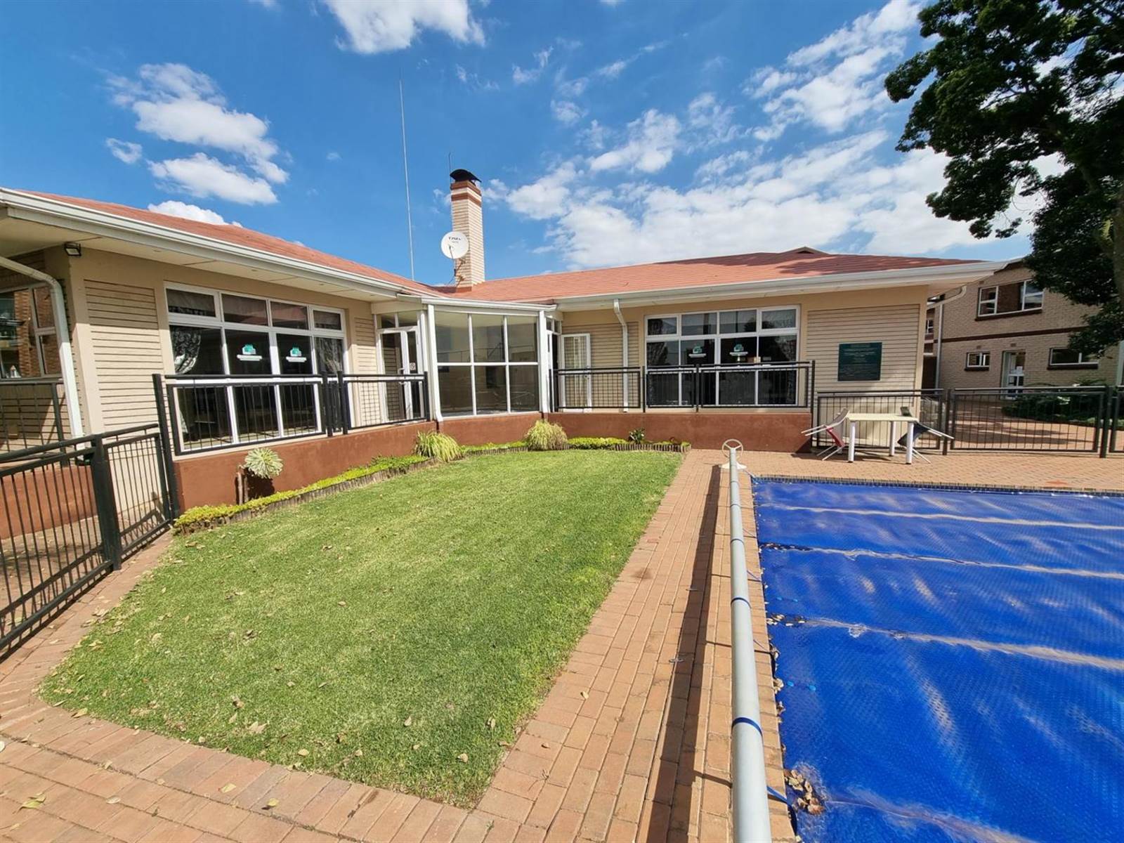 2 Bed Apartment in Benoni North photo number 13