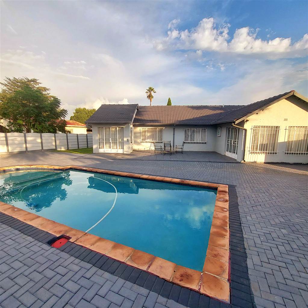 3 Bed House for sale in Van Dyk Park T4546257 Private Property