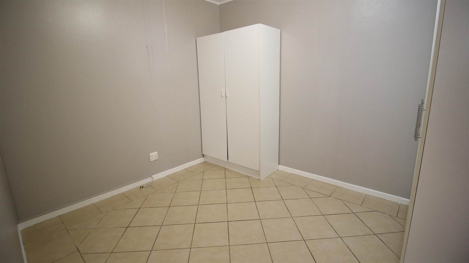 2 Bed Apartment in Berea photo number 11