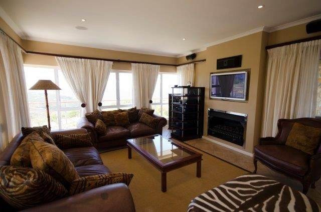 4 Bed House in Pezula Golf Estate photo number 14