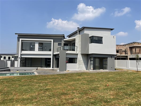 4 Bedroom House 4 Bedroom House