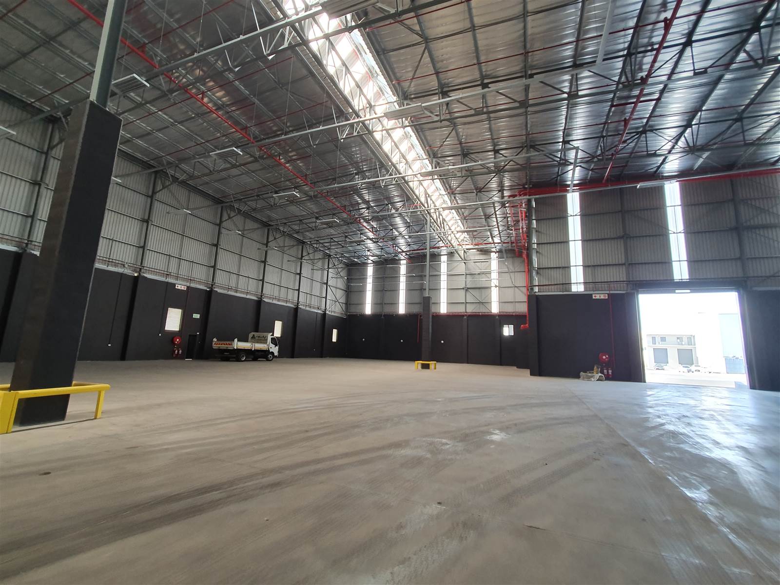 4300  m² Industrial space in Isando photo number 4