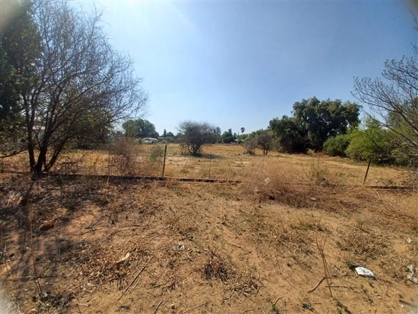 2 855 m² Land