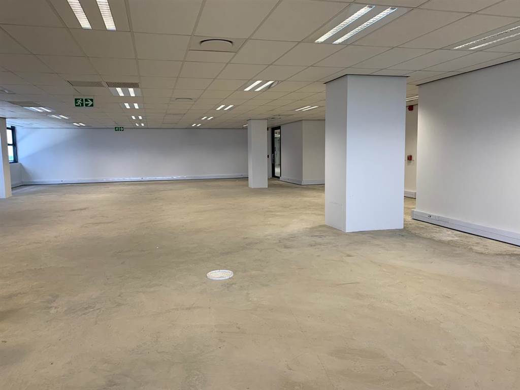 389  m² Commercial space in Illovo photo number 10
