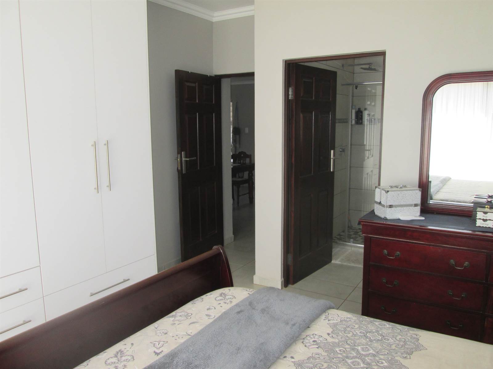 2 Bed House in Leloko photo number 24