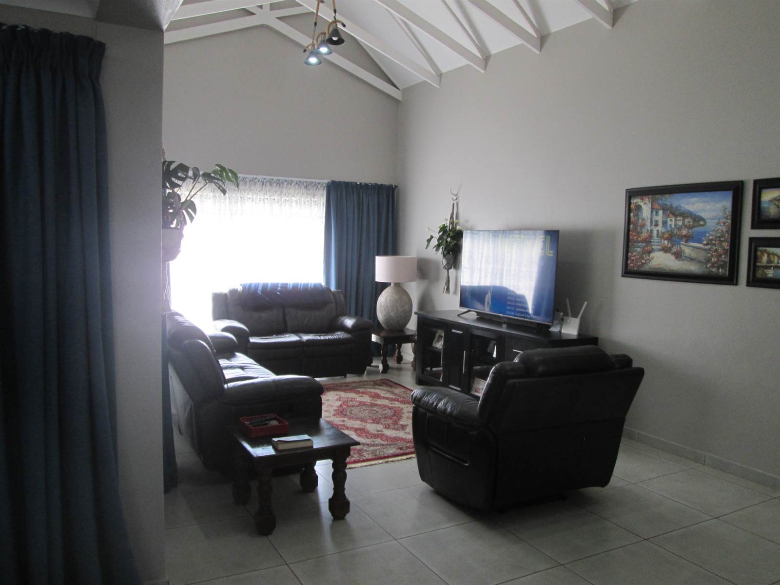 2 Bed House in Leloko photo number 13