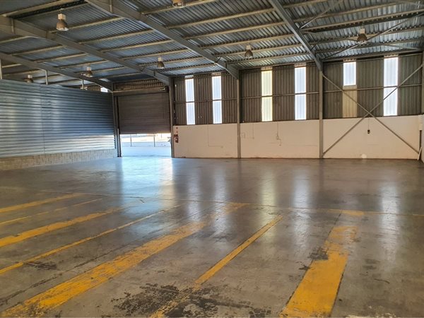 1 200  m² Industrial space