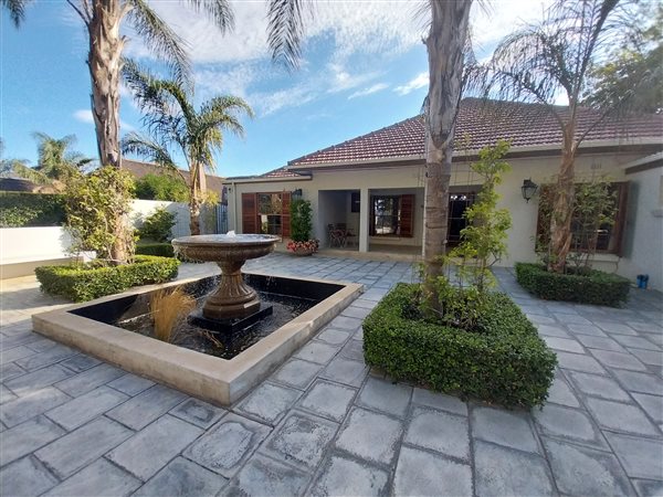 5 Bedroom House 5 Bedroom House