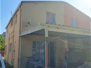 2 Bed House in Austerville