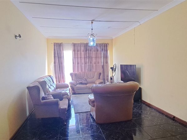 2 Bedroom House 2 Bedroom House