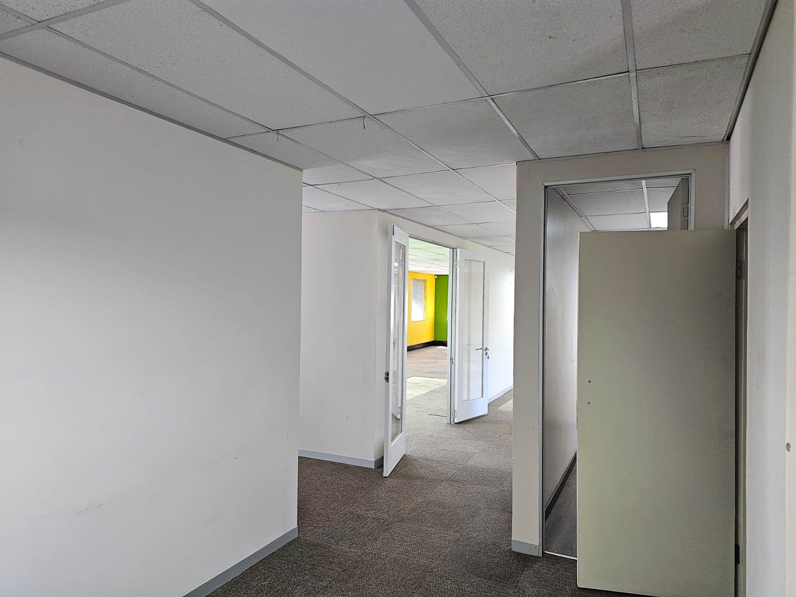389  m² Office Space in Greenstone Hill photo number 10