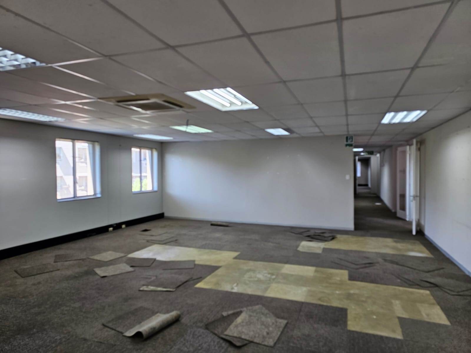 389  m² Office Space in Greenstone Hill photo number 8