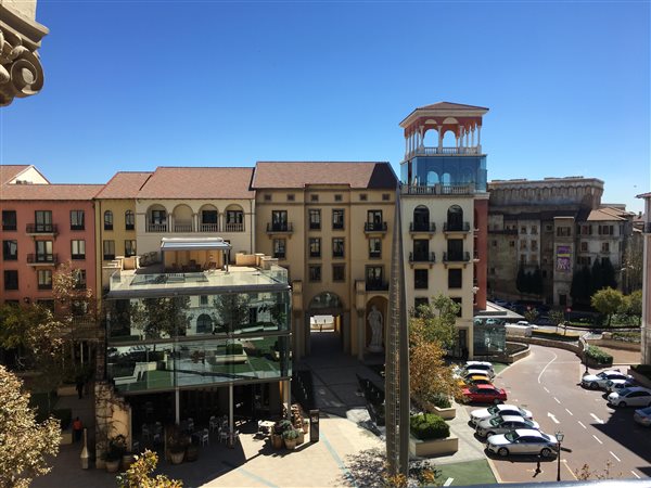 34  m² Commercial space in Fourways