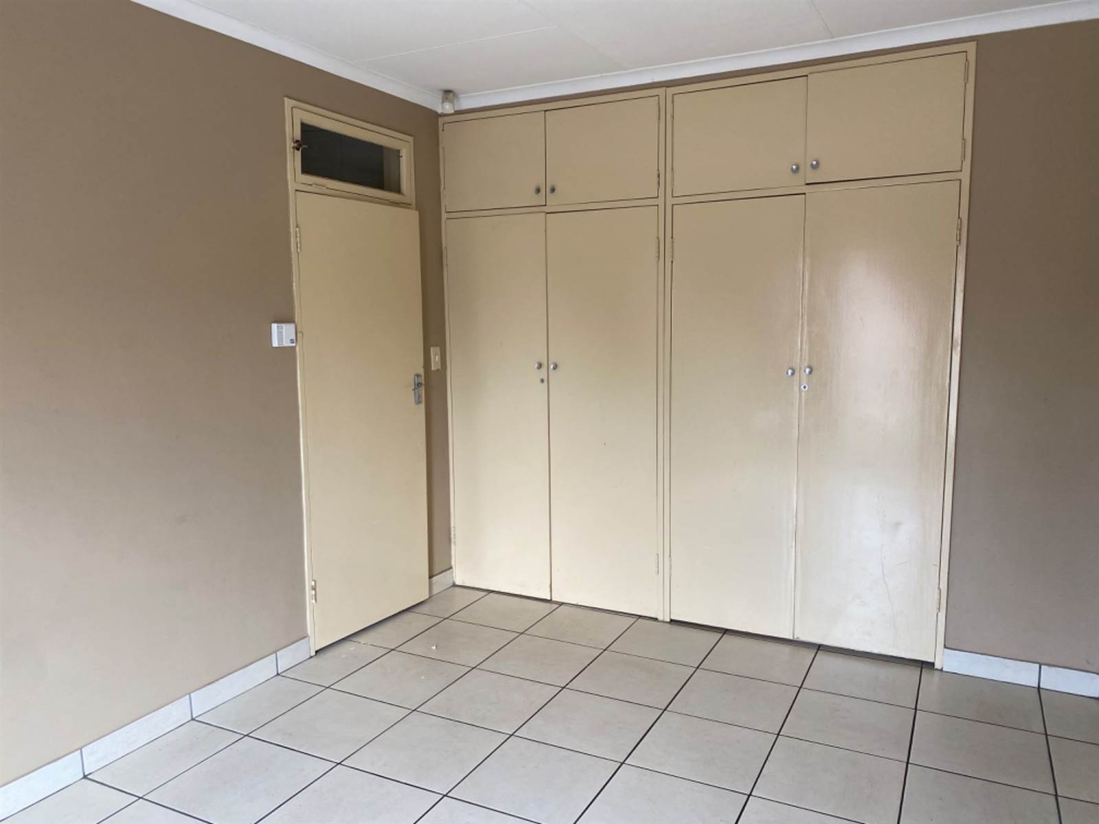 3 Bed Apartment in Witbank Central photo number 15