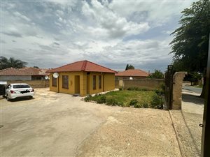 2 Bed House in Cosmo City