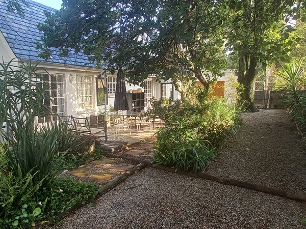 1 Bed Garden Cottage